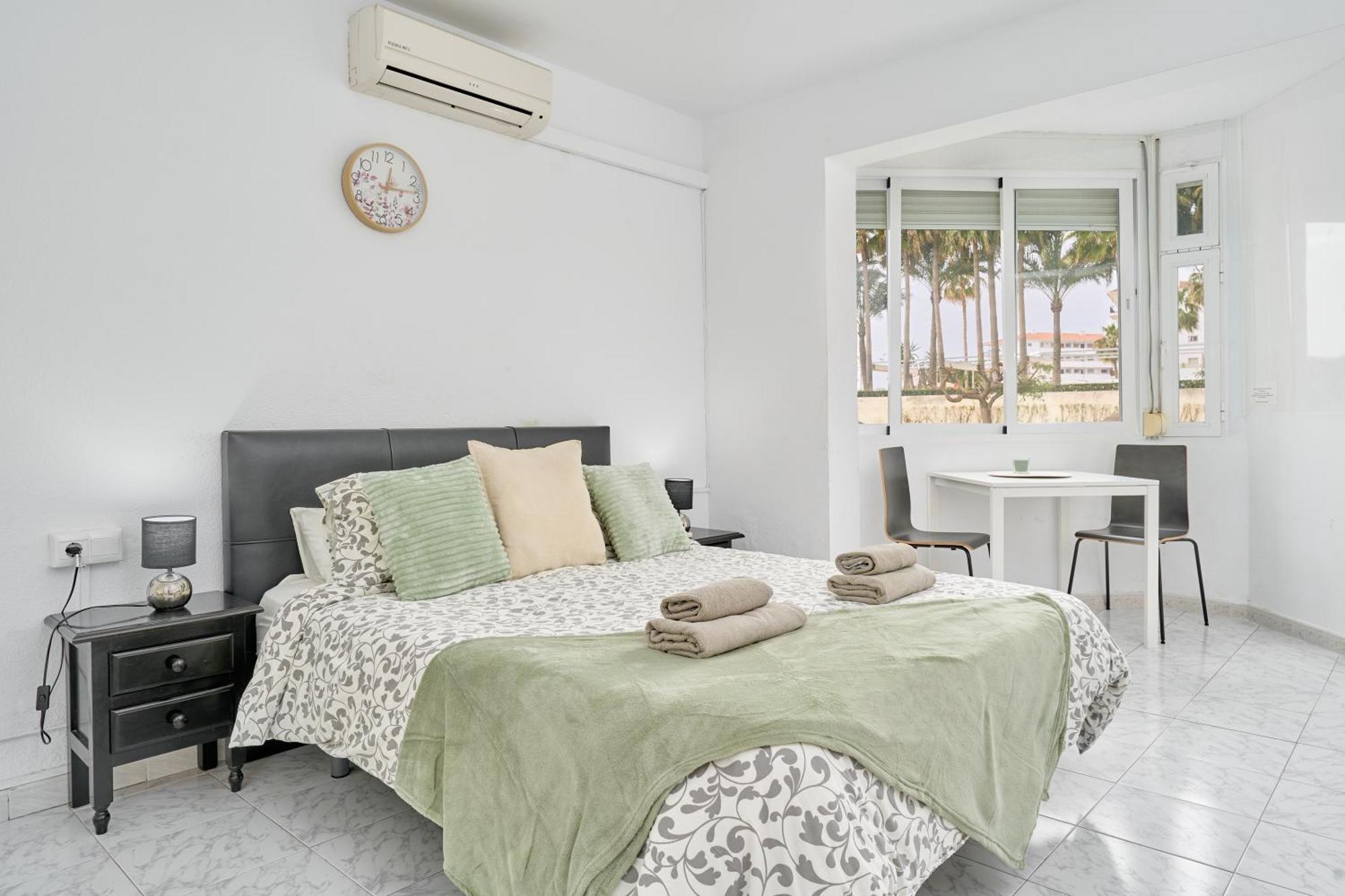 Comfortable Studio Apt Nerja Esterno foto