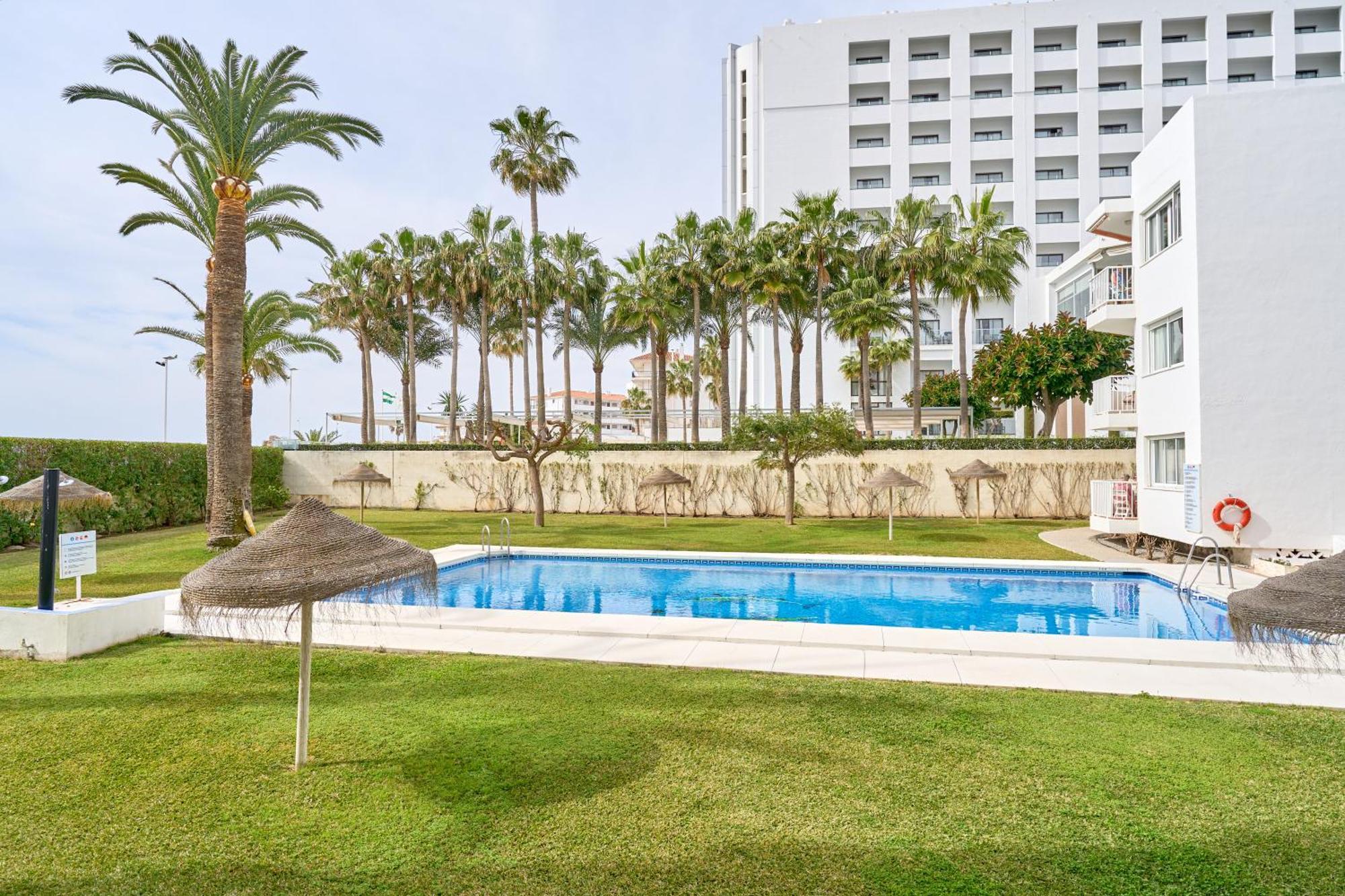 Comfortable Studio Apt Nerja Esterno foto